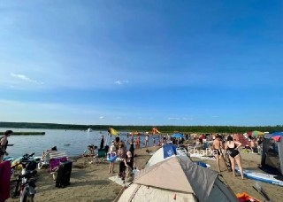 Пляж ‘Сугун’: грязные воды и недовольство посетителей